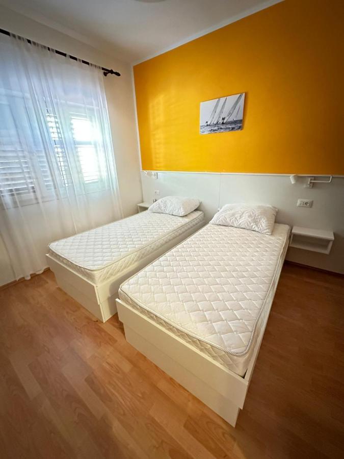 Apartments With A Parking Space Mali Lošinj Екстериор снимка