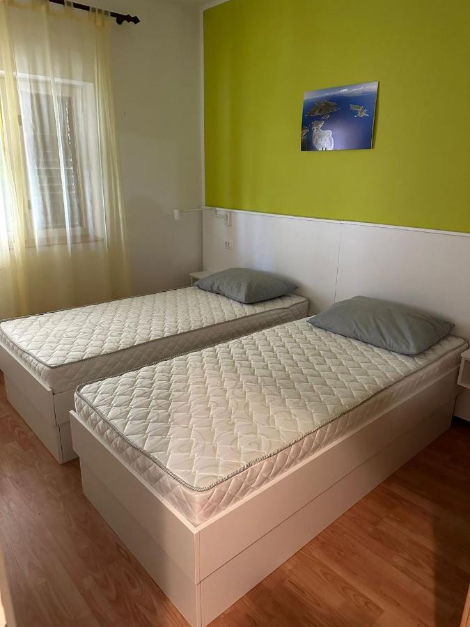 Apartments With A Parking Space Mali Lošinj Екстериор снимка