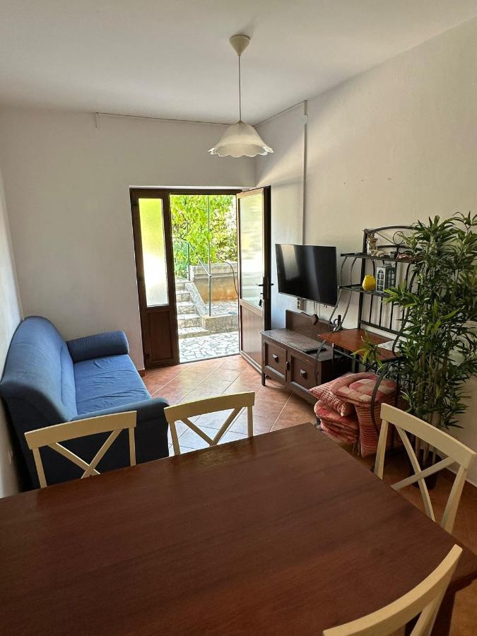 Apartments With A Parking Space Mali Lošinj Екстериор снимка