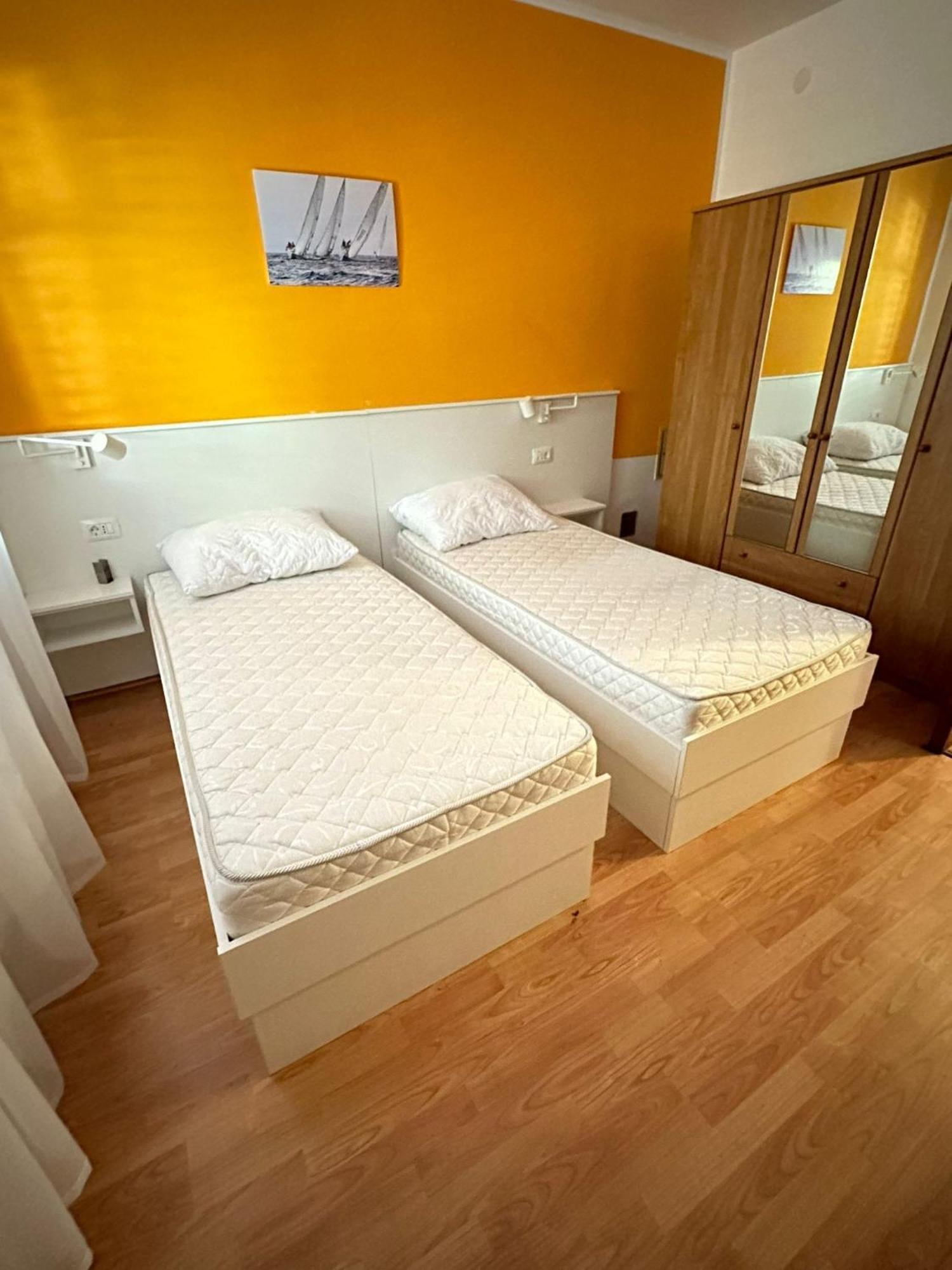 Apartments With A Parking Space Mali Lošinj Стая снимка
