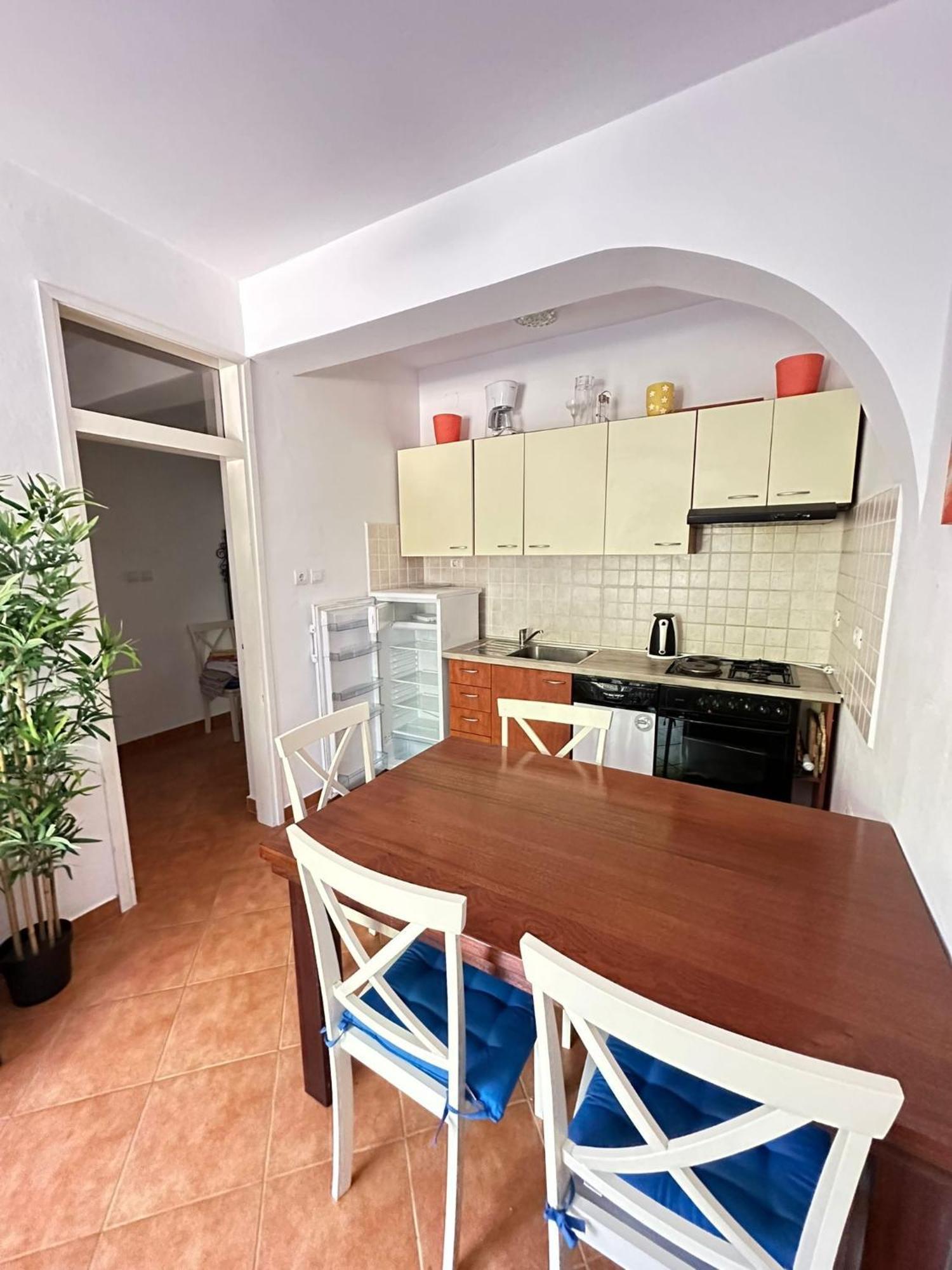 Apartments With A Parking Space Mali Lošinj Стая снимка